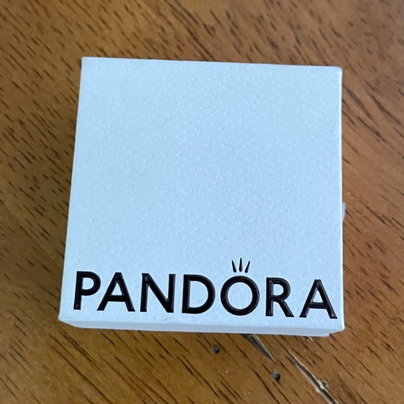 Pandora Gemstone Rhinestone Ring W/ Multiple CZ Stones US 7 EUC - Picture 7 of 8